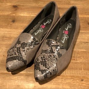 Penny Loves Kenny Gray Suede Snake Print Flats 7